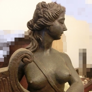 ブロンズ女神像