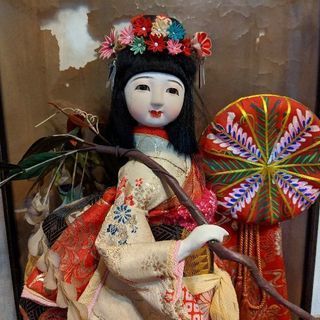 日本人形「藤娘」ガラスケース入り、無料で差し上げます。
