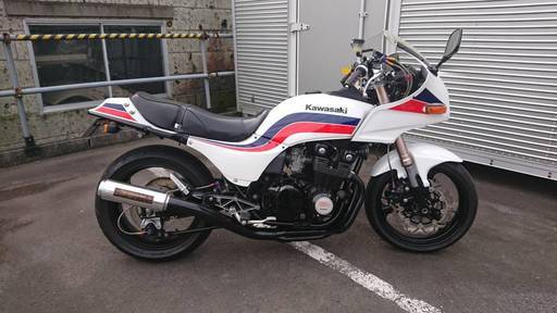商談中　価格交渉有り　GPZ400F フルパワー５４馬力　程度極上　車検３２年３月まで　ヨシムラサイクロン　足回り変更