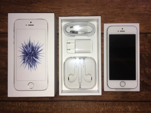 【新品未使用】iPhone SE Silver 128 GB SIMフリー