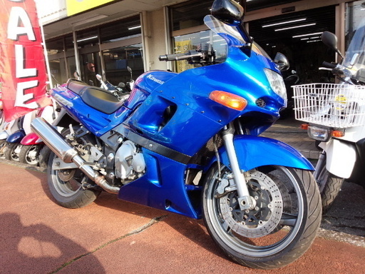NO.2366　ＺＺＲ４００ Ｎ型　水冷４サイクル１６バルブ４気筒　車検残Ｈ３２年６月まで　☆彡