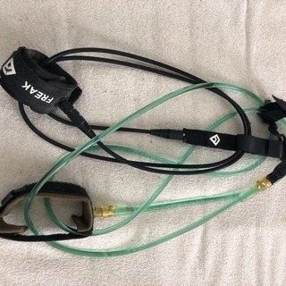 サーフボード、リーシュとカバー付き