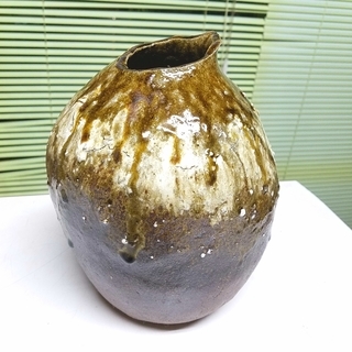 【募集停止中】陶器製 壺 大きめ花瓶 高さ21cm 幅15cm