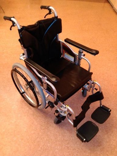 カワムラ製ブレーキ付自走式車椅子