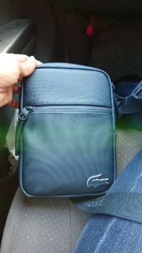数日使用 LACOSTE ショルダーバッグ