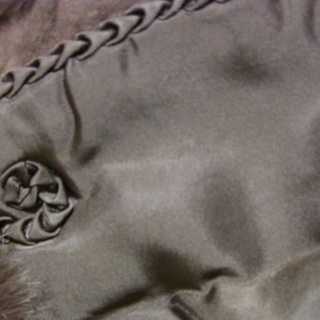 高級な毛皮コート　ブラウン