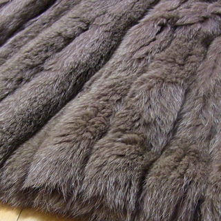 高級な毛皮コート　ブラウン