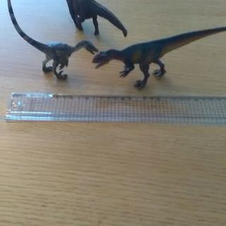 恐竜　3体