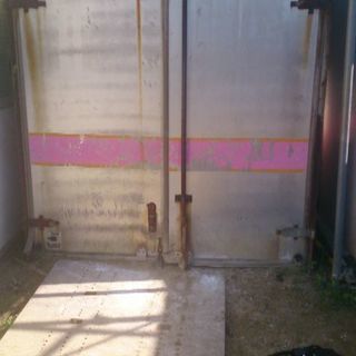 資材置場用のコンテナ譲ります。