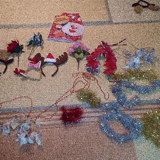 トナカイのカチューシャ4個、クリスマスの飾り色々