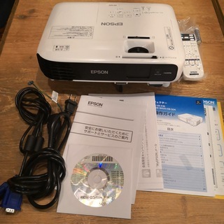 ☆ほぼ新品☆ プロジェクター EPSON EB-S04