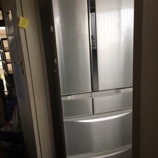 ファミリーサイズの冷蔵庫