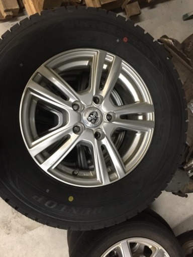 215/70R15　新品タイヤ　ダンロップウィンターマックス　ホイル付き