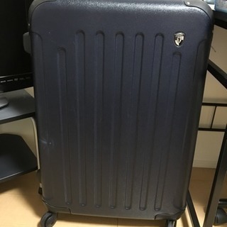 11月末までに引取り出来る方★スーツケース
