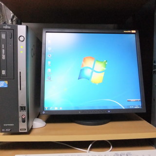 LCD付き、富士通デスクトップパソコン