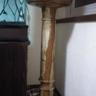 重量50kg天然大理石付きイタリア製ランプ陶器人形