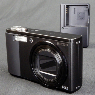 RICOH デジタルカメラ R8 ブラック  Used