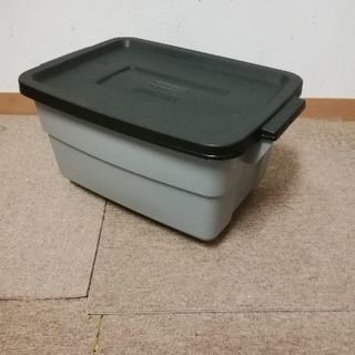 　Rubbermaid  収納ケース