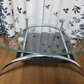 【対応中】ニトリ　ガラステーブル　0円