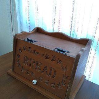 アントステラ製 木製ブレッドボックス