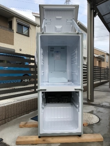 取引中。2013年製シャーププラズマクラスター冷凍冷蔵庫。137L。千葉県内配送無料。設置無料。