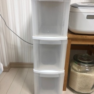 プラスチック三段ボックス