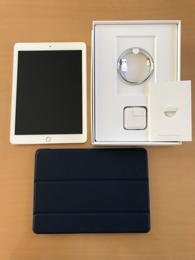 【美品】iPad WiFi 32GB シルバー★ケース\u0026フィルム付き