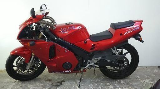 商談中【⠀すみません】FZR250、2KR黒、四気筒。音がいいです！自賠責