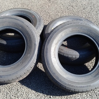 10月に新車から外した　ハイエース用　タイヤ　