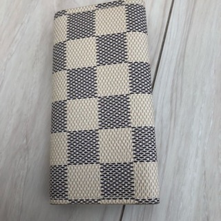 VUITTONキーケース