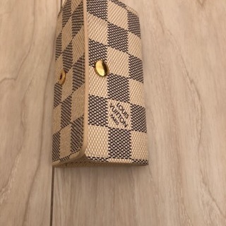 VUITTONキーケース