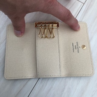 VUITTONキーケース