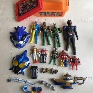 仮面ライダー鎧武 おもちゃ箱付き おもちゃ色々