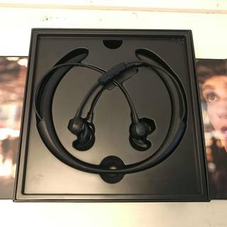 Bose QuietControl 30 wireless headphones ワイヤレスノイズキャンセリングイヤホン