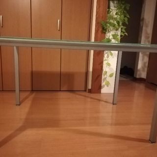 摺りガラス(強化ガラス)のダイニングテーブル