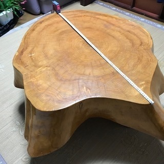 檜（ヒノキ）・無垢・一枚板・年輪・厚さ有・脚も檜材・輪切りの座卓（ローテーブル）です。