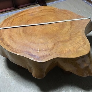 檜（ヒノキ）・無垢・一枚板・年輪・厚さ有・脚も檜材・輪切りの座卓（ローテーブル）です。