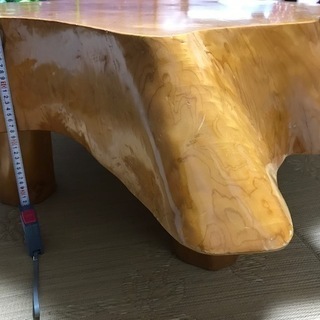 檜（ヒノキ）・無垢・一枚板・年輪・厚さ有・脚も檜材・輪切りの座卓（ローテーブル）です。