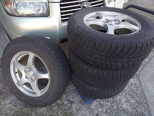 Toyoトランパス215 70r16スタッドレスタイヤ Awのセット フォレスターsg5等 東京 大田区 Gloucester 穴守稲荷のタイヤ ホイールの中古あげます 譲ります ジモティーで不用品の処分