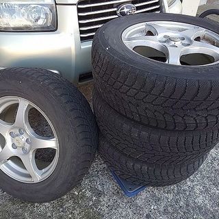 ◇TOYOトランパス215/70R16スタッドレスタイヤ+...