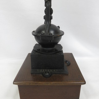 取りに来れる方限定！アンティーク手挽きコーヒーミル！