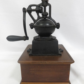 取りに来れる方限定！アンティーク手挽きコーヒーミル！