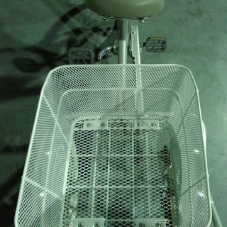 大人用三輪車　前輪20インチ/後輪16インチ