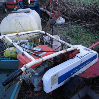 エンジン式自走式草刈り機　M700
