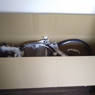 未使用品のロードバイク買ってくれませんか？