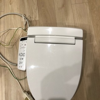 温水洗浄便座LIXIL(数ヶ月使用)
