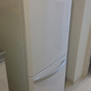 (美品)冷蔵庫　2011年式138L、洗濯機　2018年式、電子レンジなど合わせてうります。