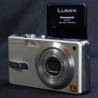 Panasonic LUMIX FX7 シルキーシルバー  Used