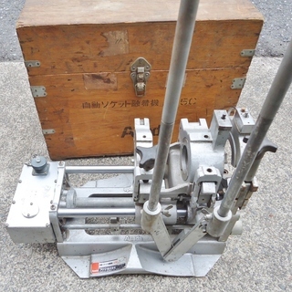 セール 登場から人気沸騰 送料込】アサダ 自動ソケット融着機 バット融 ASADA A75C□木箱付き その他