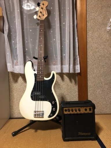 ベース